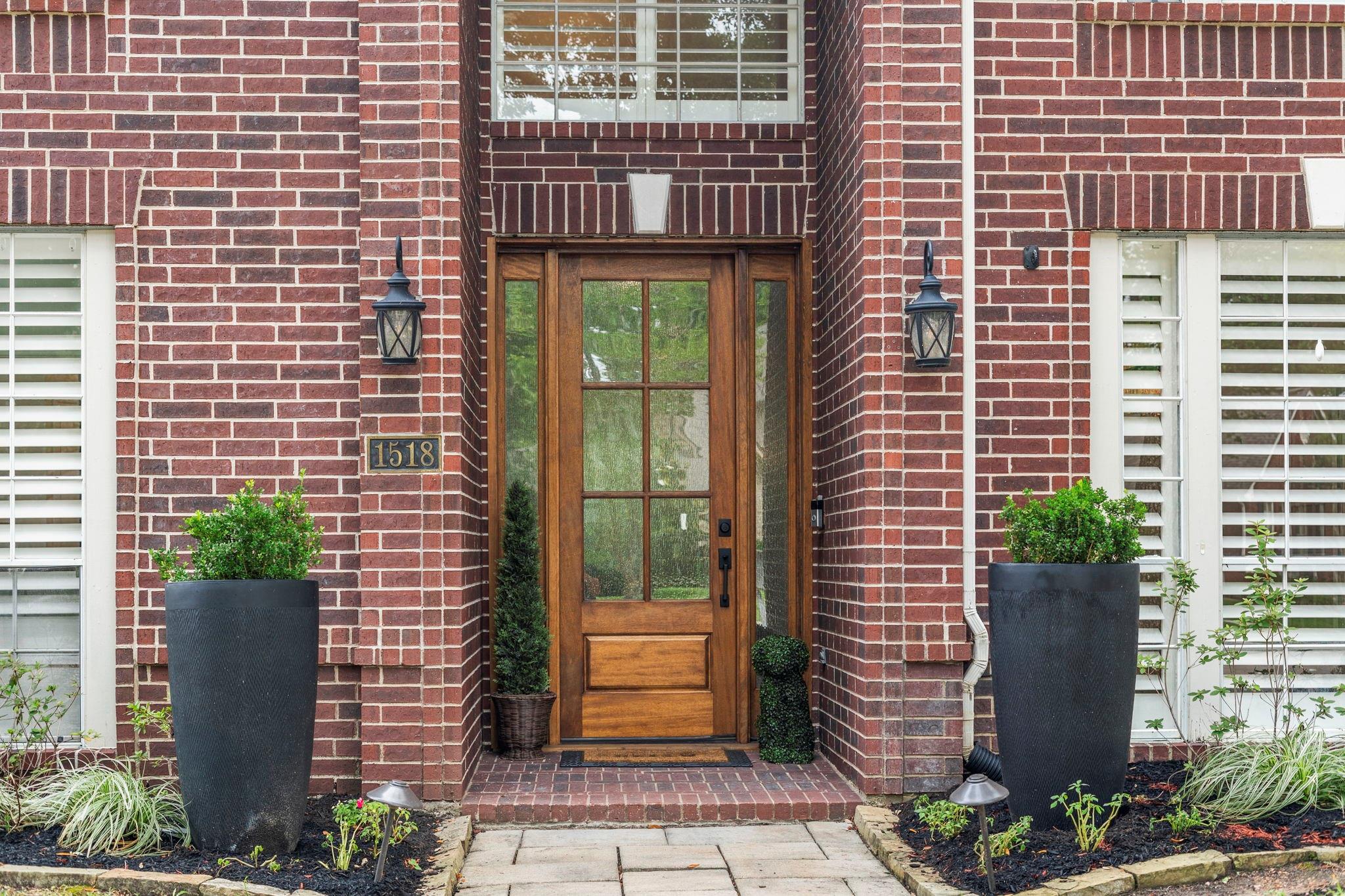 1518 Honeysuckle Lane