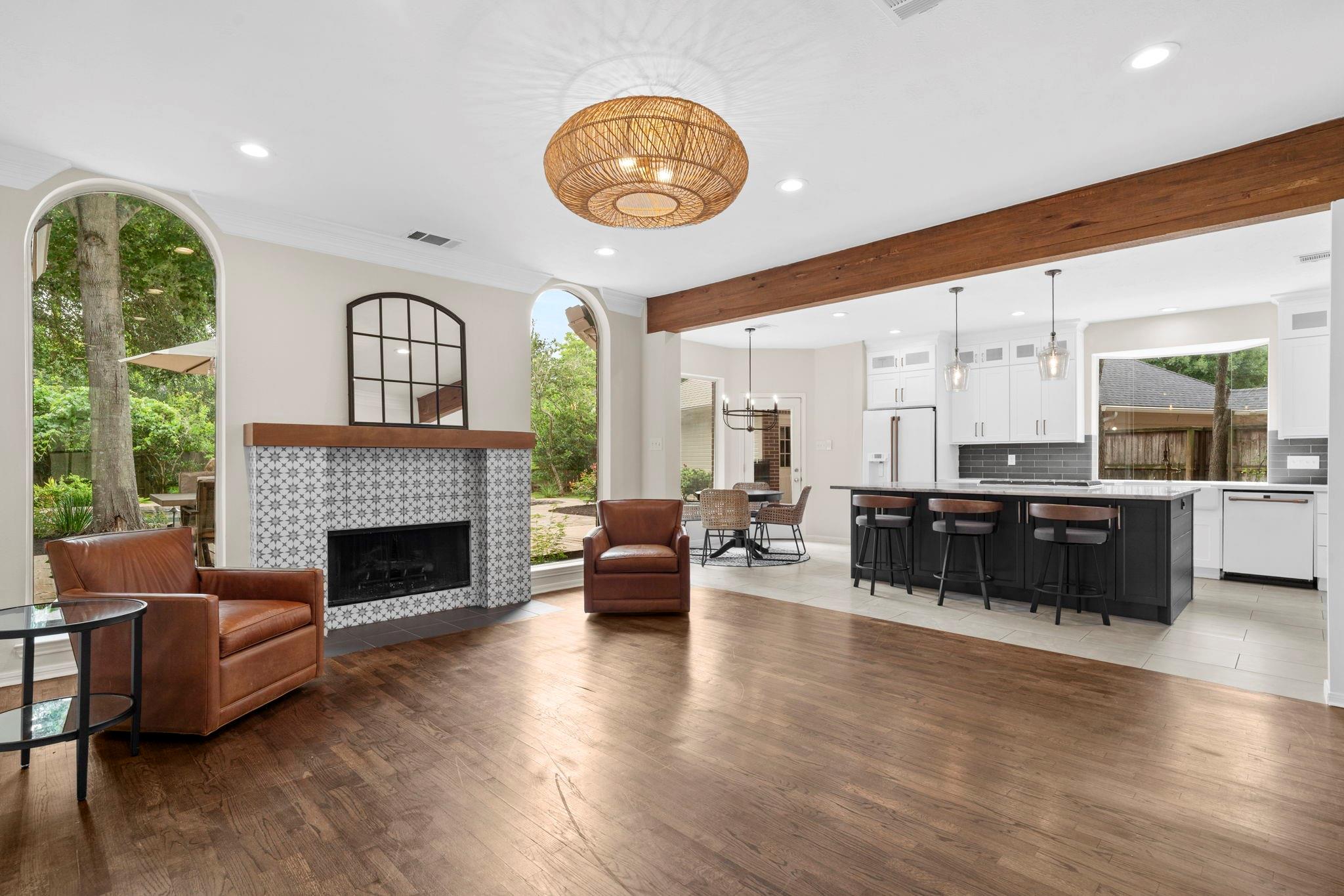 1518 Honeysuckle Lane