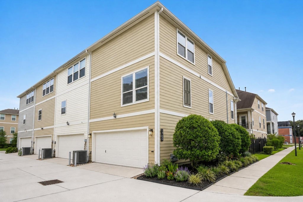 Photo of 1705 Stuart Street, Houston, TX 77004 (MLS # 46627922)