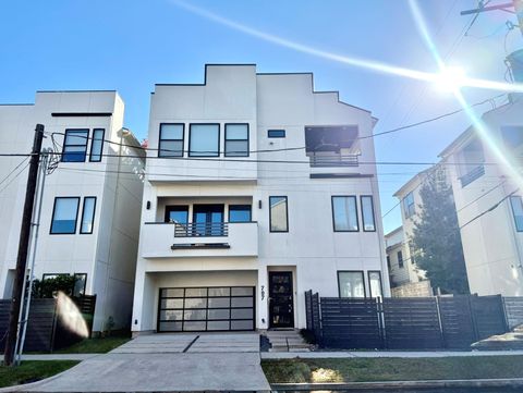 Tiny photo for 707 W Clay St St, Houston, TX 77019 (MLS # 8531925)