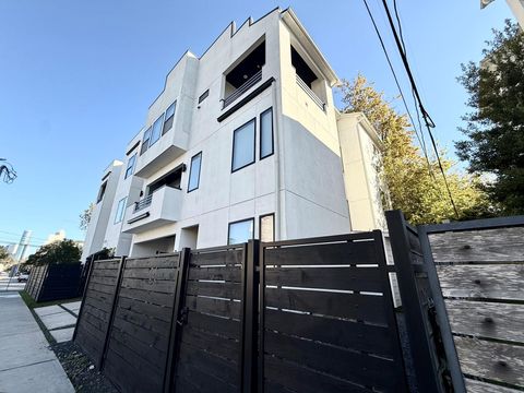 Tiny photo for 707 W Clay St St, Houston, TX 77019 (MLS # 8531925)