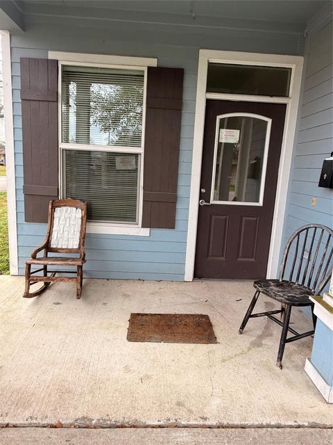 Homes For Sale - 603 Boston Avenue<br/> Jefferson County, Nederland, TX 77627