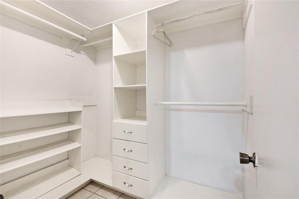 Photo of 11514 Gullwood Drive, Houston, TX 77089 (MLS # 83116461)