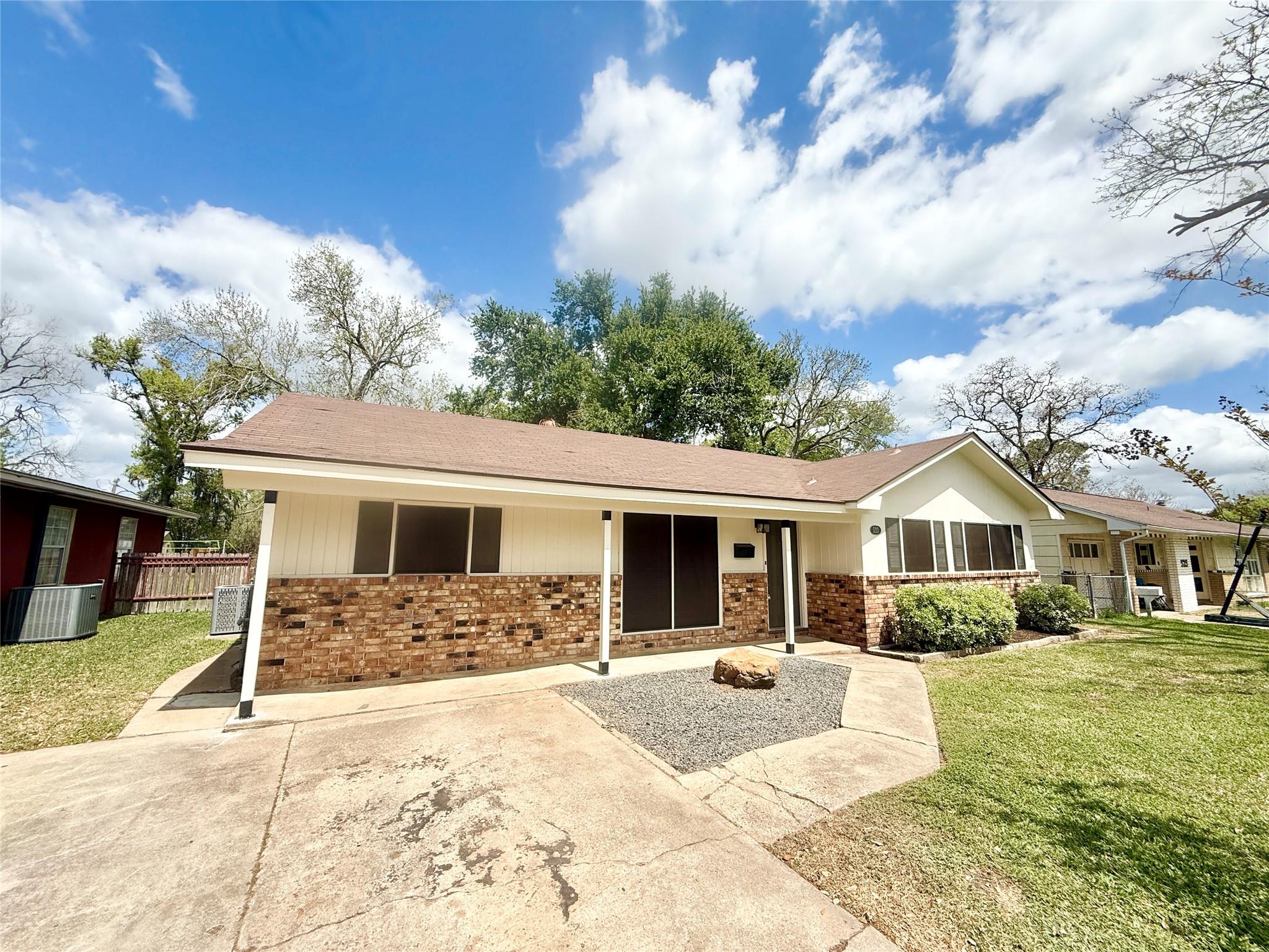 523 Wisteria Street
