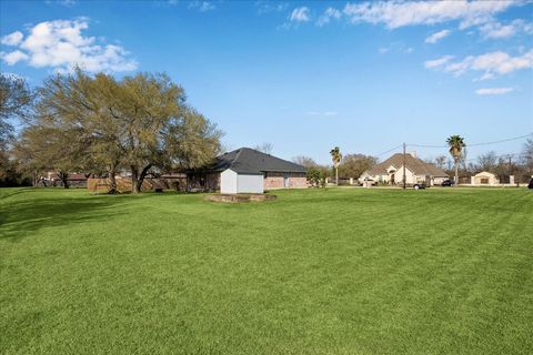 Tiny photo for 1416 Lemon Lane, La Porte, TX 77571 (MLS # 60174426)