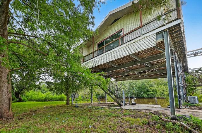 523 & 525 Shady Oaks