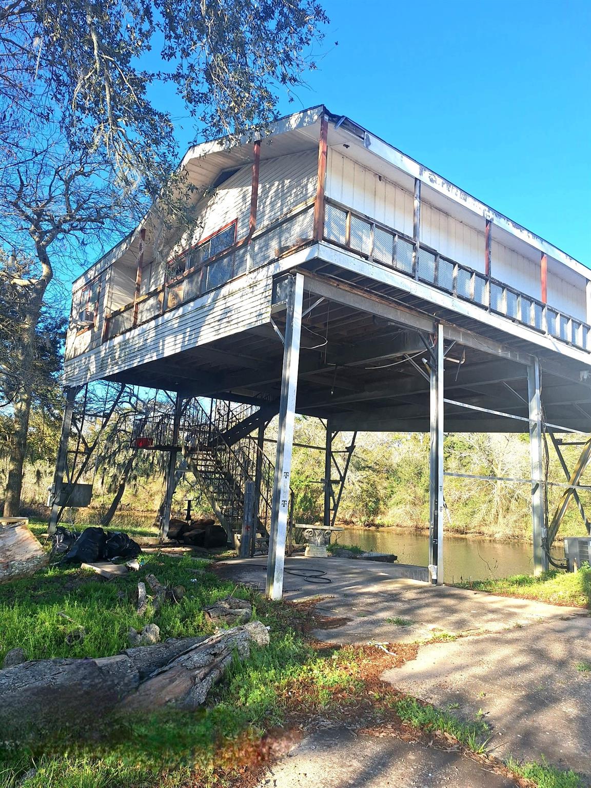 523 & 525 Shady Oaks