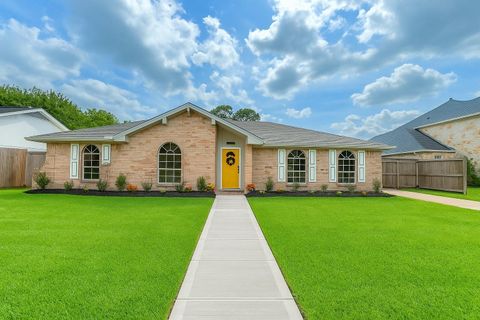 Photo of 963 Marcella Street, Houston, TX 77091 (MLS # 36871983) Photo of 963 Marcella Street, Houston, TX 77091 (MLS # 36871983)