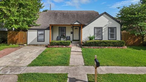 Photo of 1702 Alabama Street, Baytown, TX 77520 (MLS # 55985659)