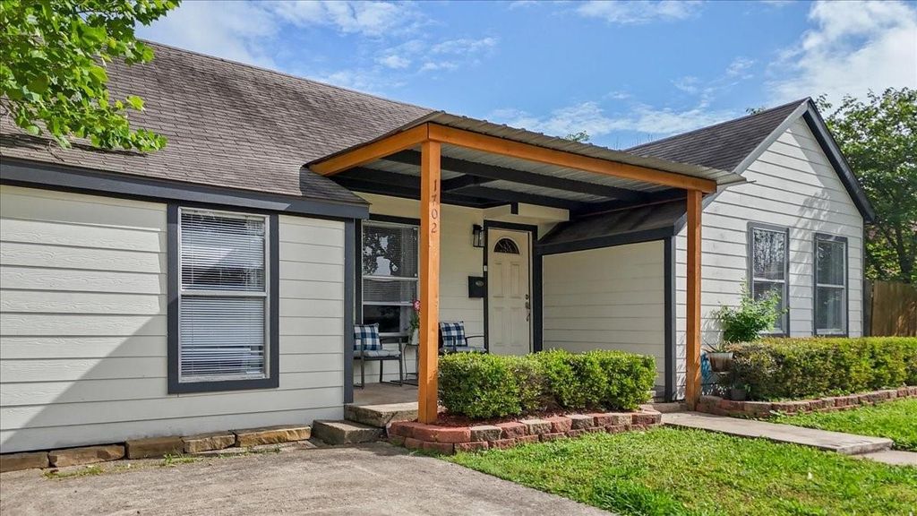 Photo of 1702 Alabama Street, Baytown, TX 77520 (MLS # 55985659)