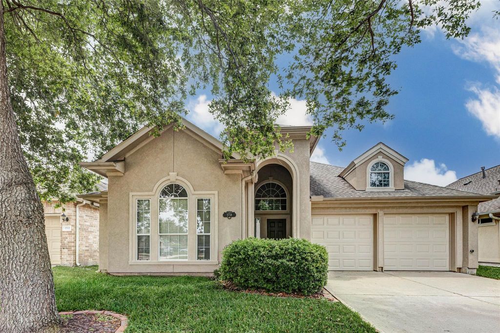 Photo of 2718 Ridgeglen Lane, Houston, TX 77082 (MLS # 48715241)