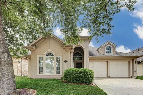 Photo of 2718 Ridgeglen Lane, Houston, TX 77082 (MLS # 48715241)