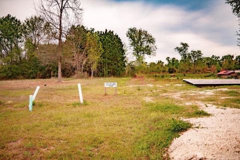 Vacant Land For Sale - 1152 County Road 5011<br/> Cleveland, TX 77327