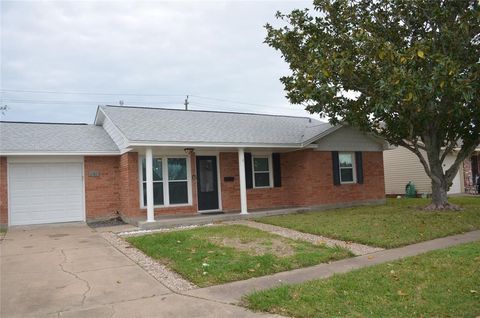 Photo of 2806 Pine, Galveston, TX 77551 (MLS # 61947949)