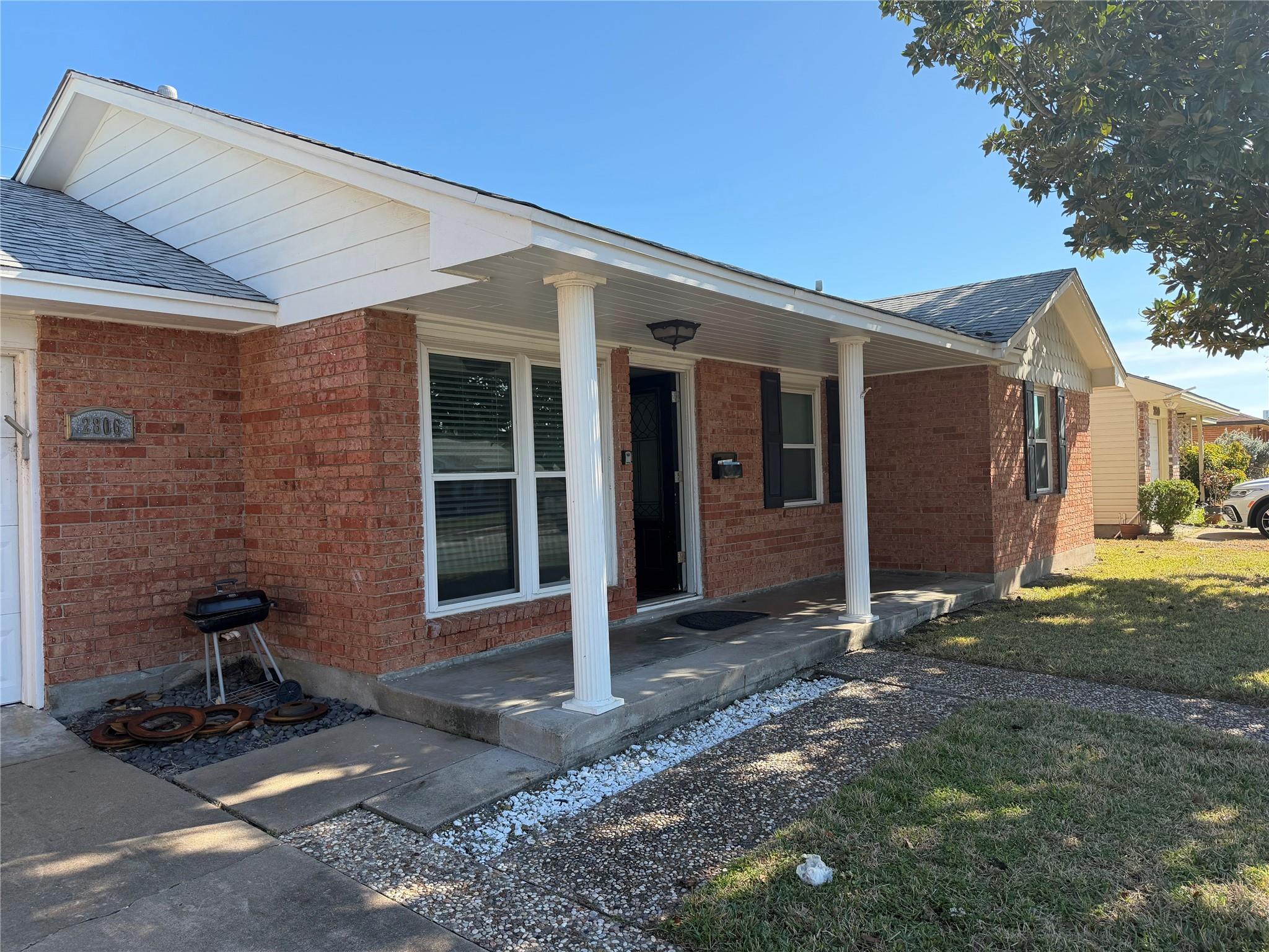 2806 Pine