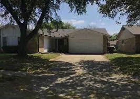 Photo of 7209 W Cleburne Road, Fort Worth, TX 76133 (MLS # 43688940)