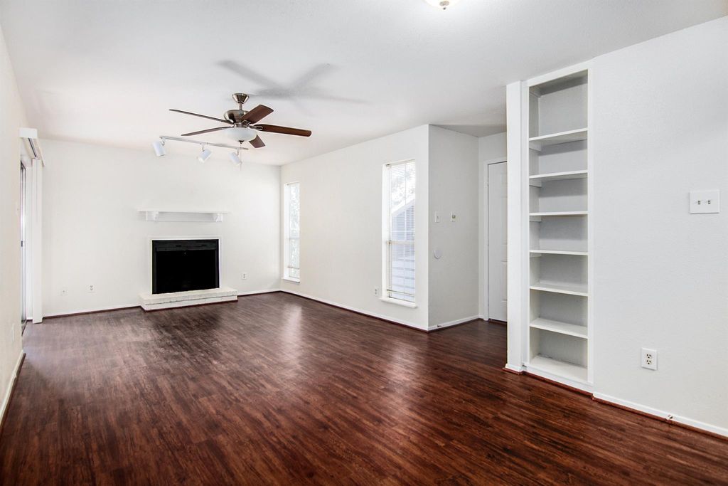 Photo of 18519 Egret Bay Boulevard #1708, Webster, TX 77058 (MLS # 94360566)