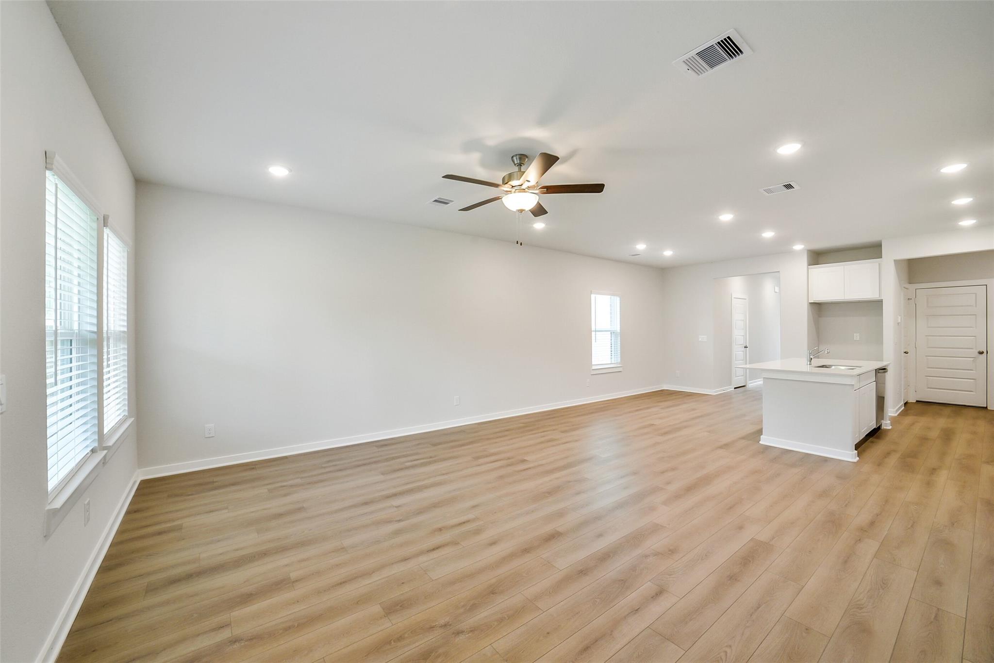 8610 Blueberry Ash Street