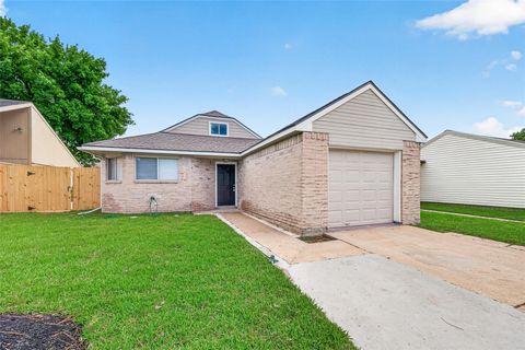 Photo of 13215 Vista Oro Drive, Houston, TX 77041 (MLS # 92427049)