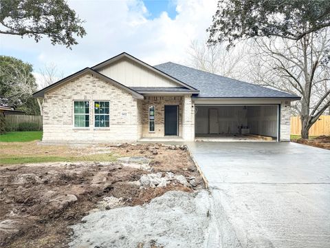 1432 Camellia Street Sweeny TX 77480