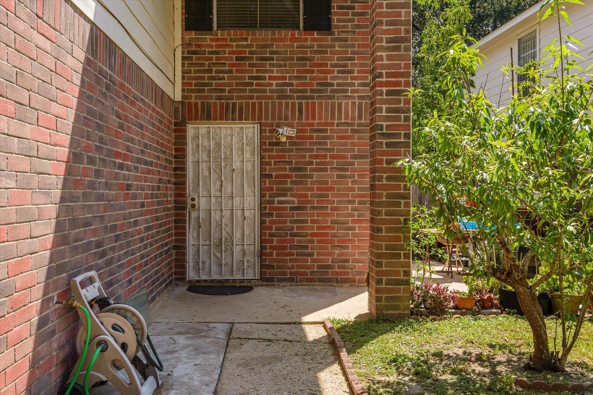 8052 Golf Green Circle