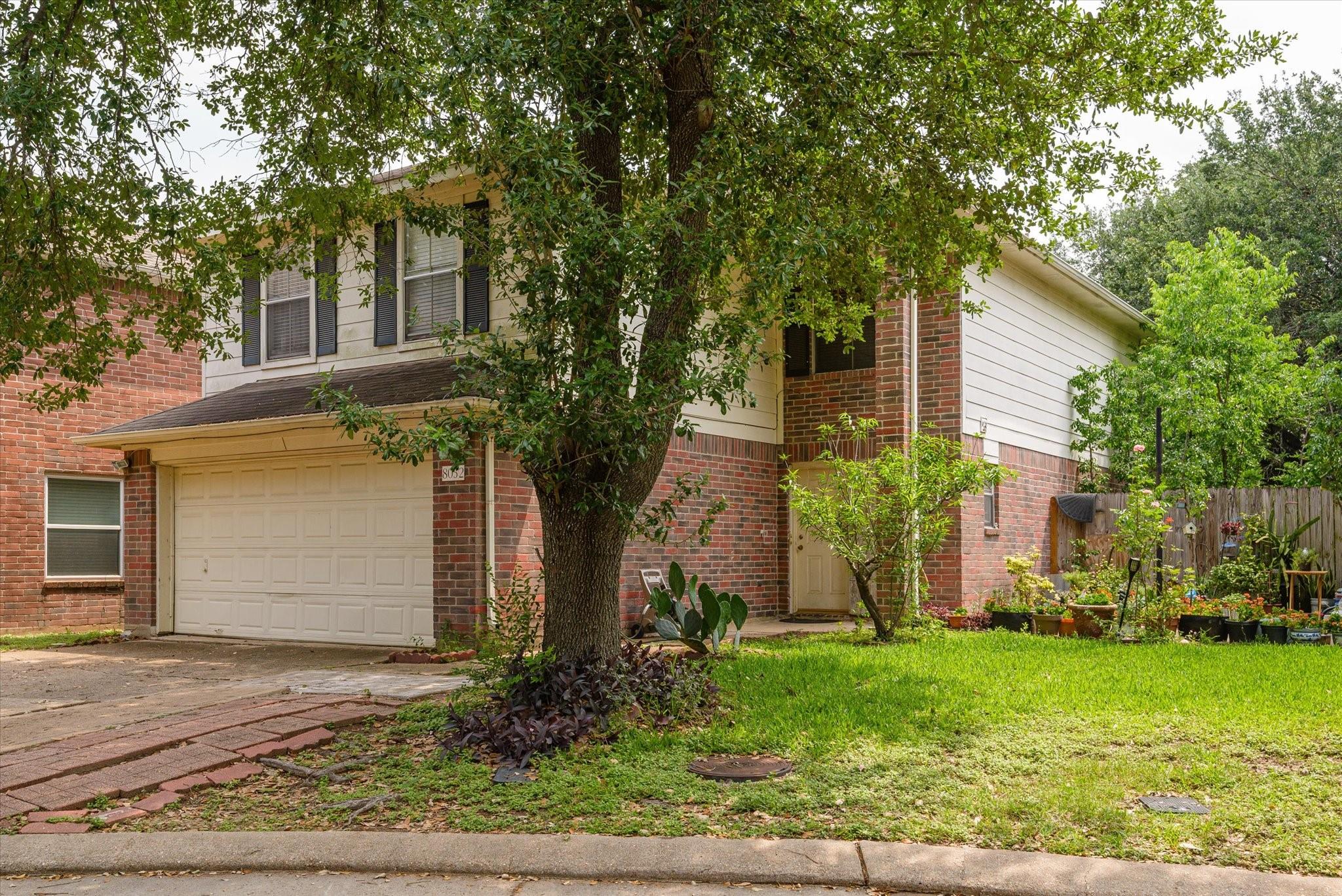 8052 Golf Green Circle