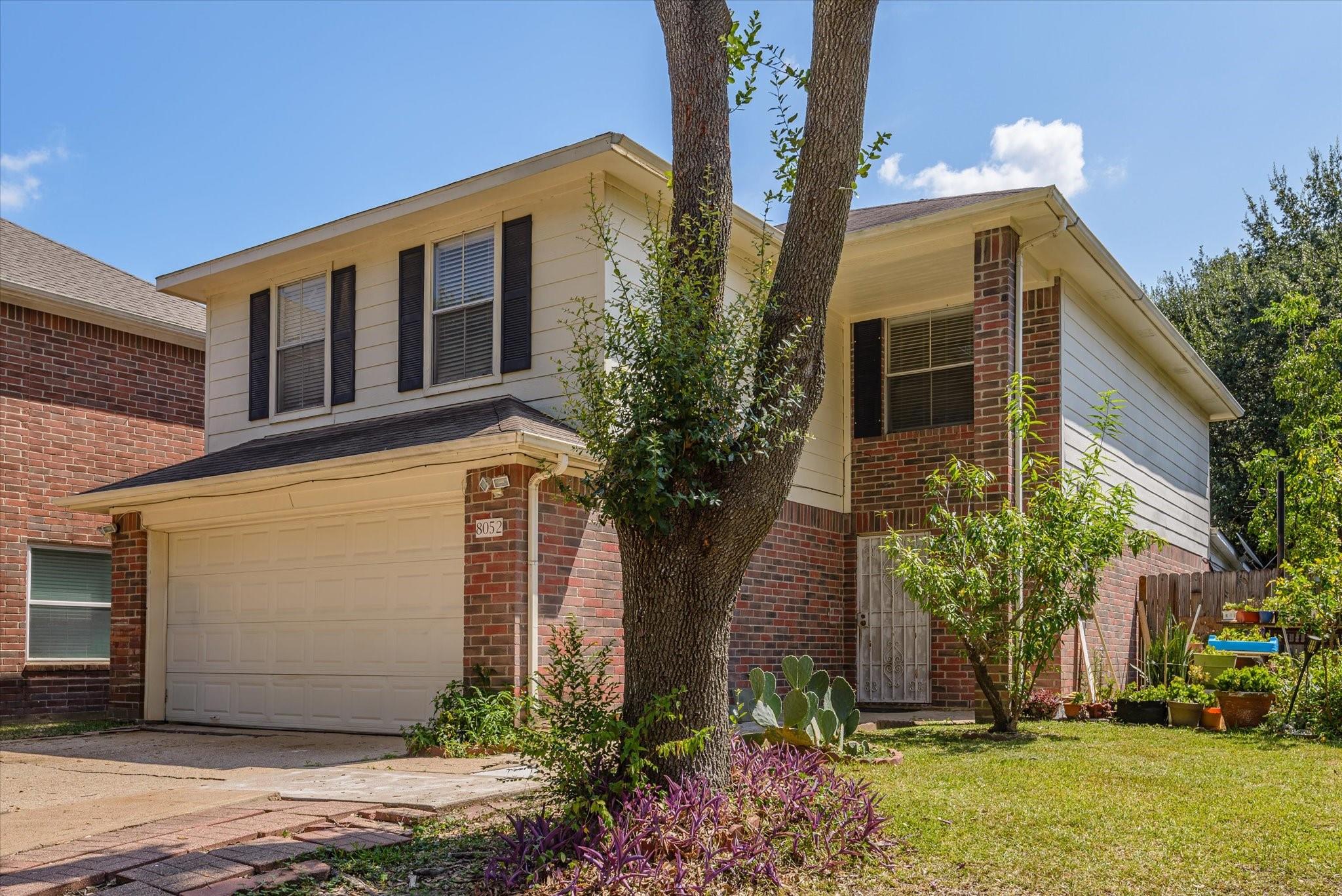 8052 Golf Green Circle