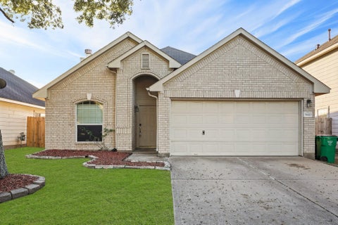 Photo of 5823 Creektrace Lane, Katy, TX 77449 (MLS # 32912901)