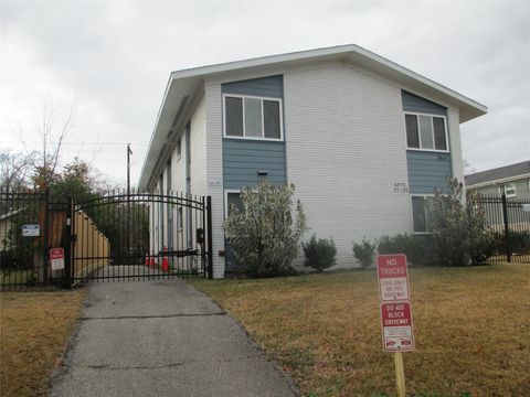 Photo of 3607 Murworth Drive #3, Houston, TX 77025 (MLS # 43596926)