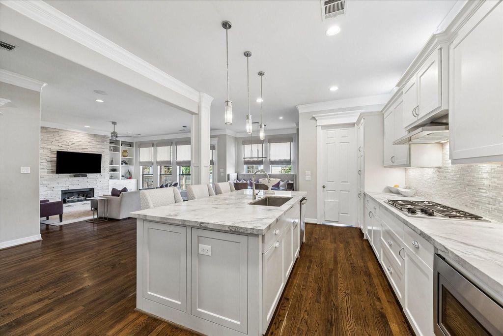 Photo of 938 Columbia Street, Houston, TX 77008 (MLS # 13042841)