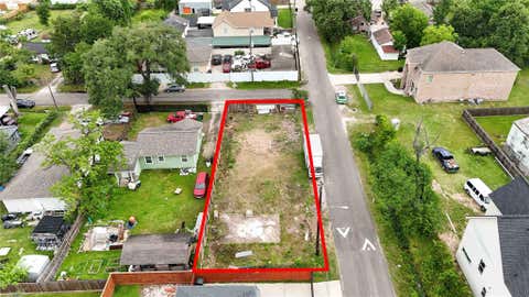 Photo of 230 Wallace Street, Houston, TX 77022 (MLS # 89346921)