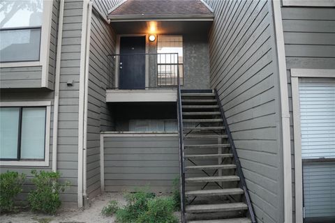 Photo of 6601 Sands Point Drive #73, Houston, TX 77074 (MLS # 95055168)
