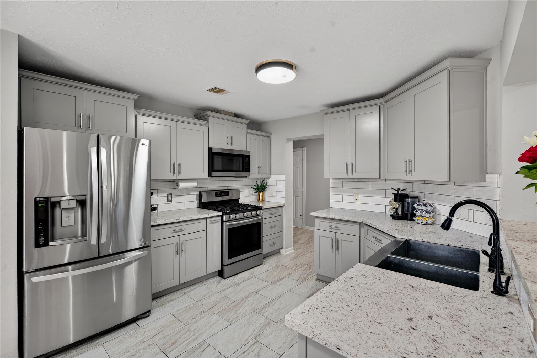 6046 Sandy Creek Drive