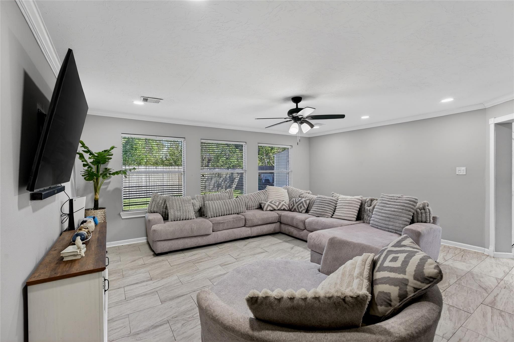 6046 Sandy Creek Drive
