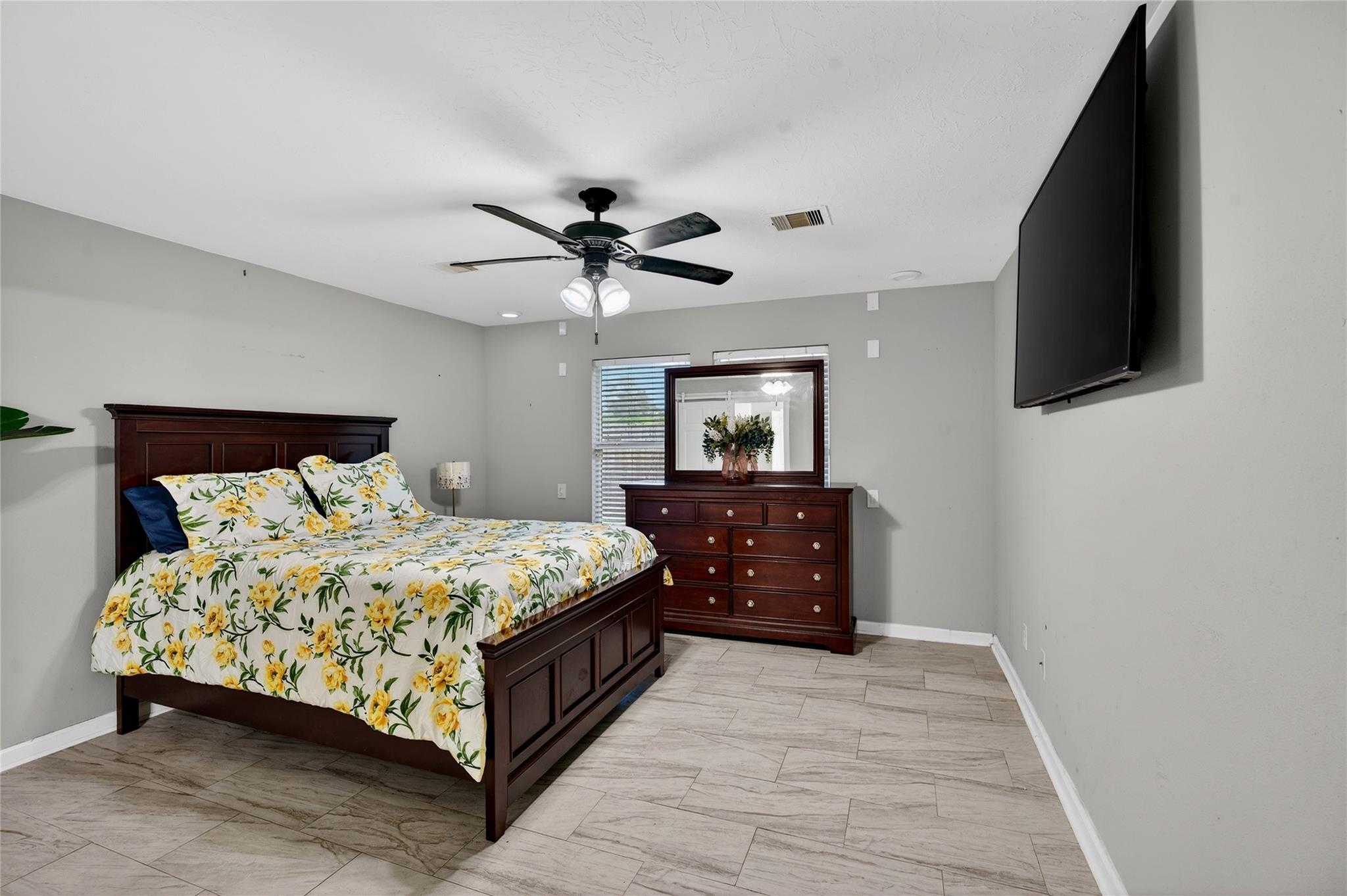 6046 Sandy Creek Drive
