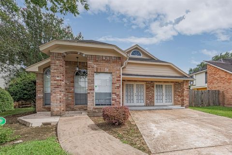 Photo of 15827 Beechnut Street, Houston, TX 77083 (MLS # 86029462)