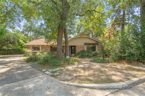 Photo of 1602 Peer Drive, Houston, TX 77043 (MLS # 22992282)