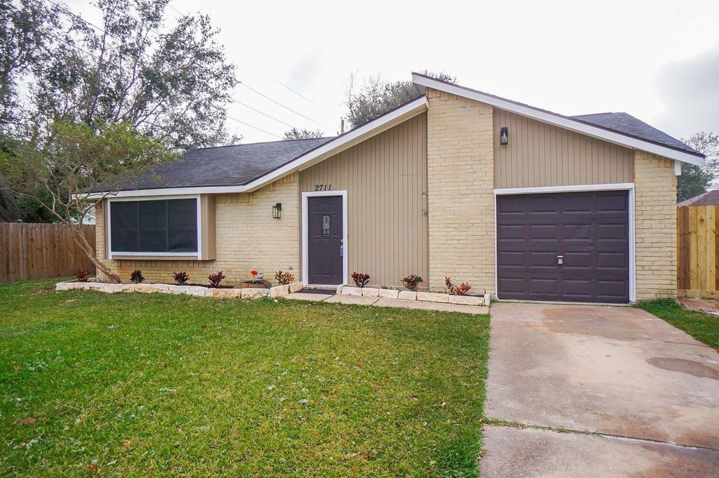 Photo of 2711 Pheasant Creek Drive, Sugar Land, TX 77498 (MLS # 91664330)