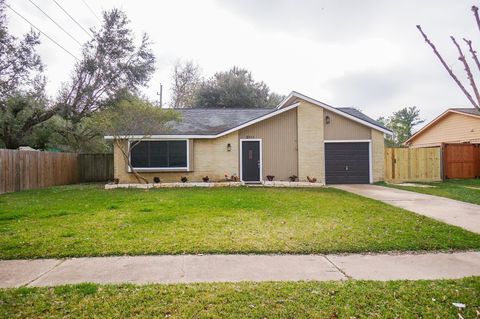 Photo of 2711 Pheasant Creek Drive, Sugar Land, TX 77498 (MLS # 91664330)