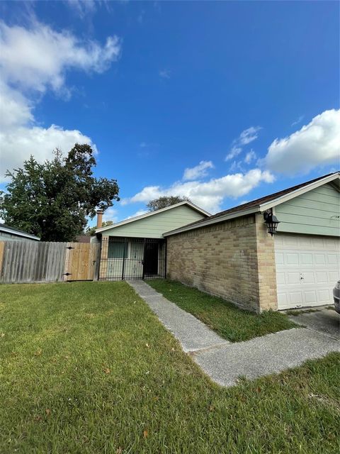 Photo of 13143 Abalone Way, Houston, TX 77044 (MLS # 7668199) Photo of 13143 Abalone Way, Houston, TX 77044 (MLS # 7668199)