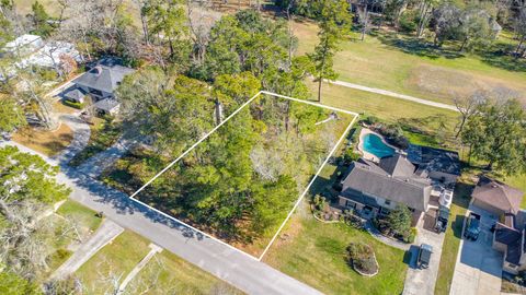 13 Ravensworth Drive Conroe TX 77302