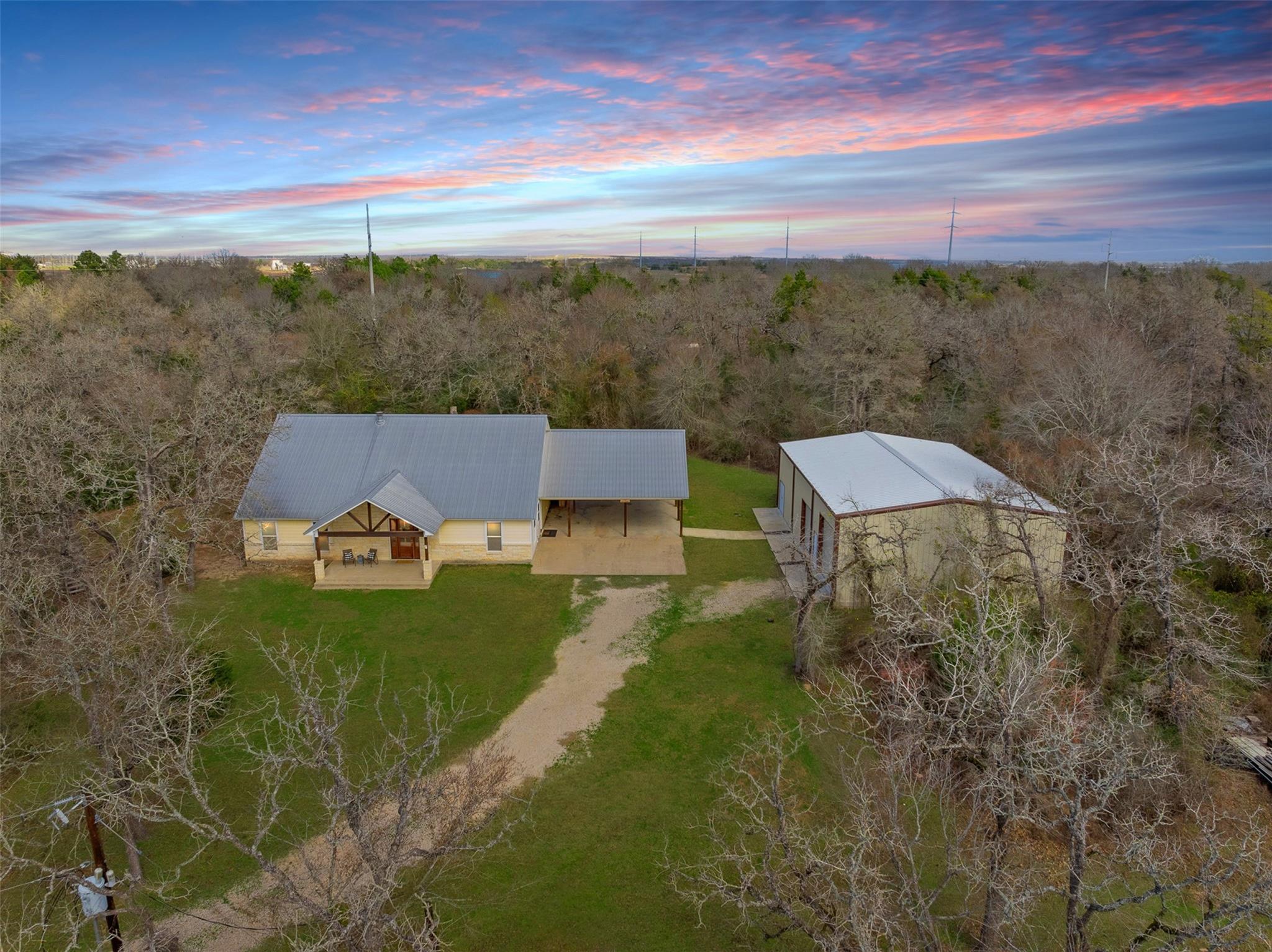 8952 Gibbons Creek Road