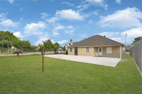 Photo of 8004 Mendez Street, Houston, TX 77029 (MLS # 9267890)