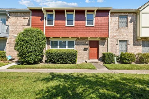 Photo of 2342 Triway Lane, Houston, TX 77043 (MLS # 53812940)