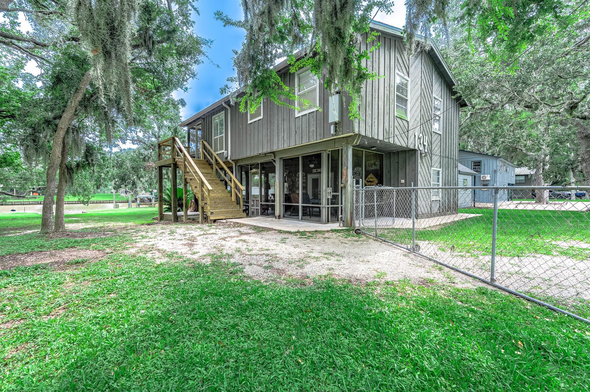 134 Private Road 652