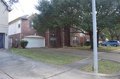 Photo of 2423 Waterwood Drive, Sugar Land, TX 77479 (MLS # 21913023) Photo of 2423 Waterwood Drive, Sugar Land, TX 77479 (MLS # 21913023)