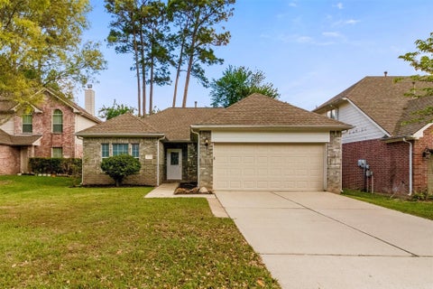 Homes For Sale - 2222 Valley View Crossing<br/> Conroe, TX 77304