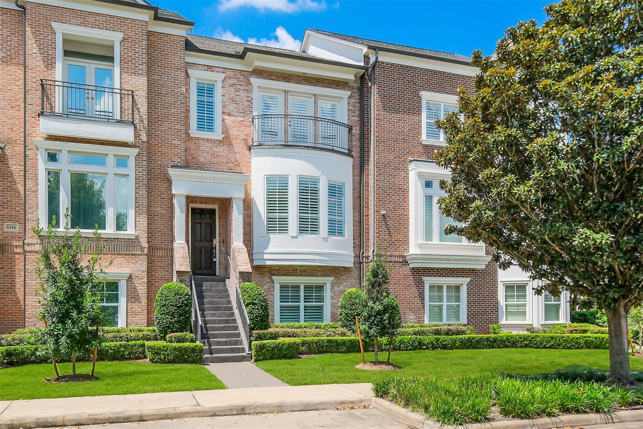 1374 Lake Pointe Parkway