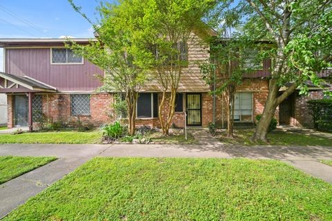 Photo of 13464 Castilian Drive #2, Houston, TX 77015 (MLS # 36336806)