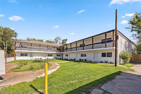 Photo of 6811 Del Rio Street #11, Houston, TX 77021 (MLS # 5937607) Photo of 6811 Del Rio Street #11, Houston, TX 77021 (MLS # 5937607)